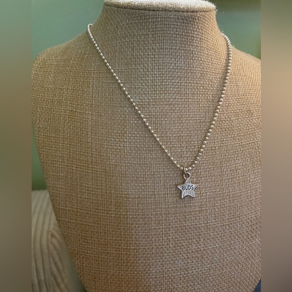 Silver Buds Star Necklace - Picture 3 of 4